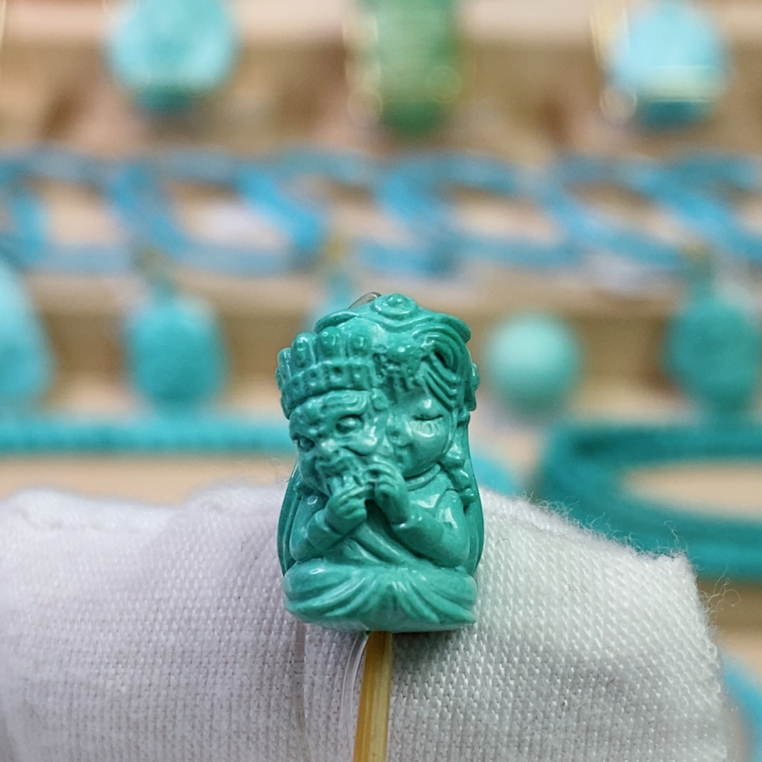 绿松石未镶嵌珠宝奇石