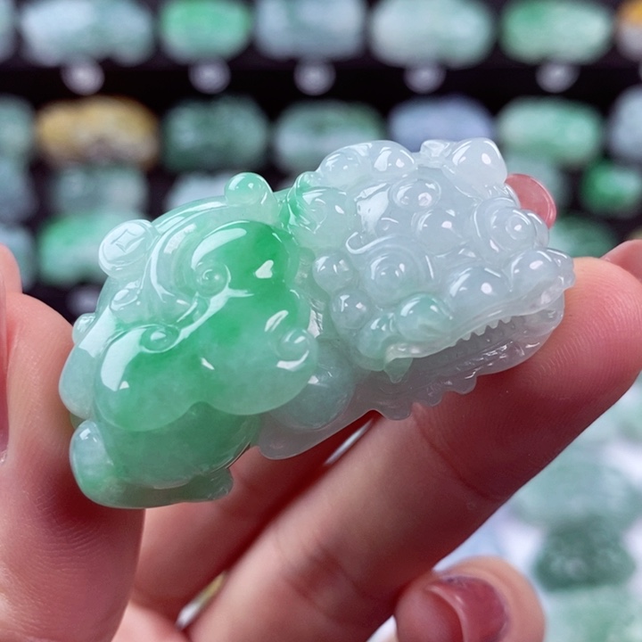 翡翠颈饰未镶嵌天然