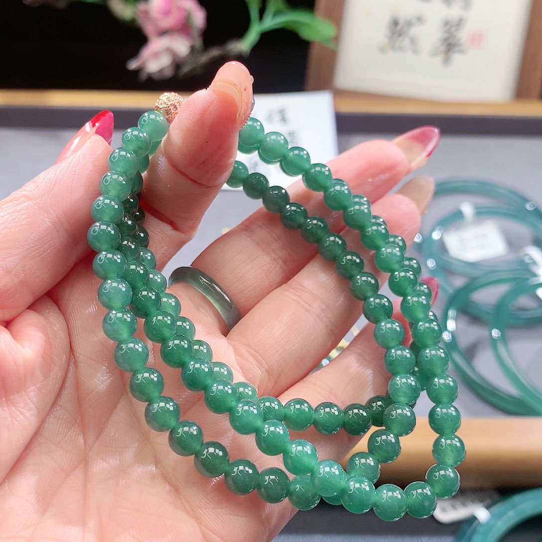 翡翠手镯（圆镯）未镶嵌