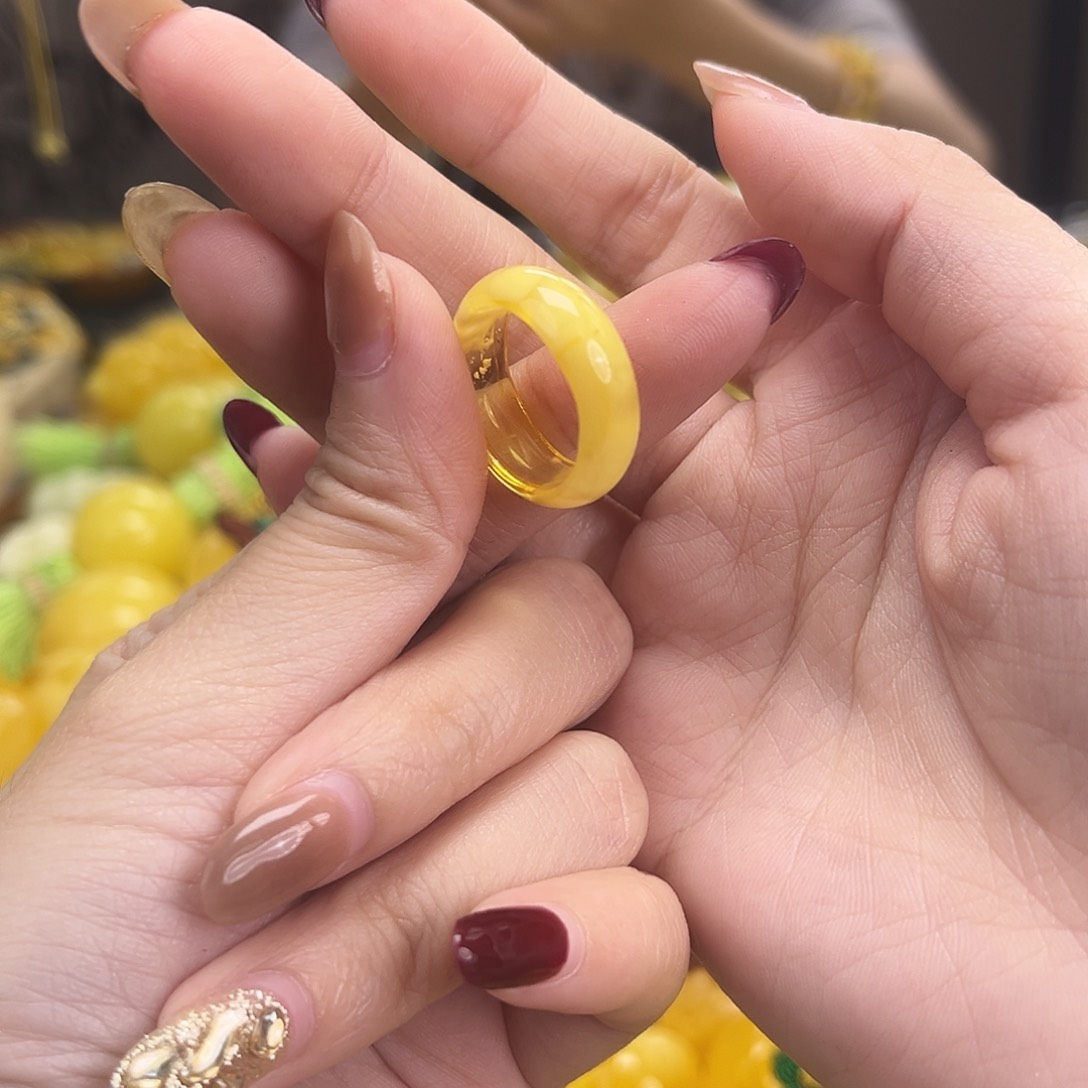 裸石琥珀未镶嵌17.4mm直径戒圈