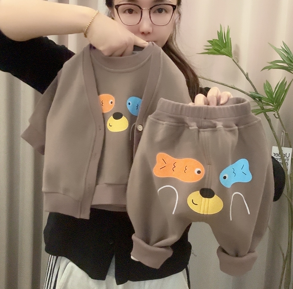 春季新款宝宝分体套装桑蚕丝羊毛双子鱼圆领三件套马甲卫衣裤子