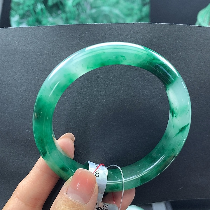 石英质玉未镶嵌手镯