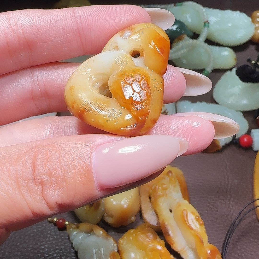 和田玉（糖玉）挂件未镶嵌