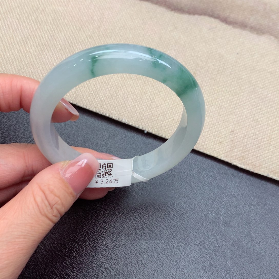 翡翠手镯未镶嵌缅甸翡翠手镯