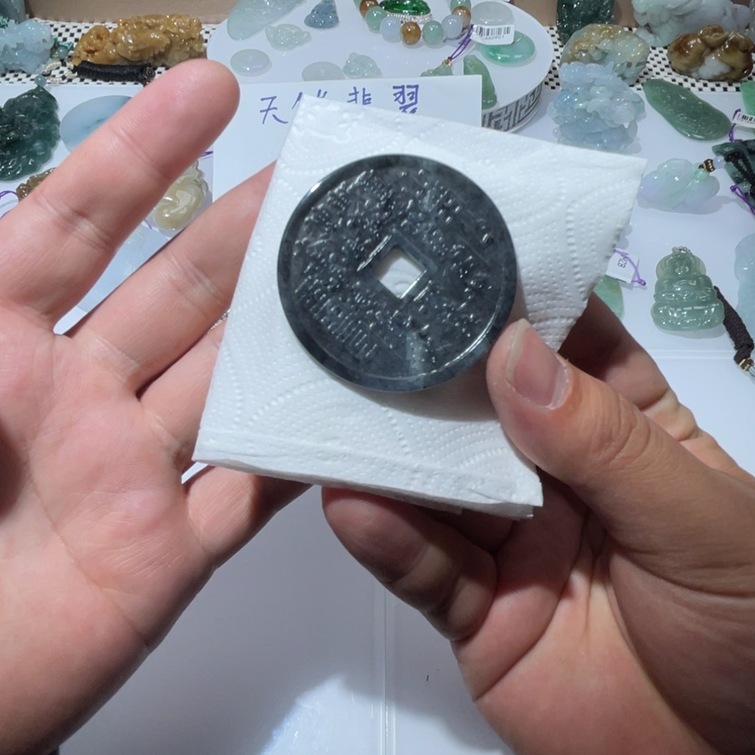 翡翠颈饰未镶嵌天然