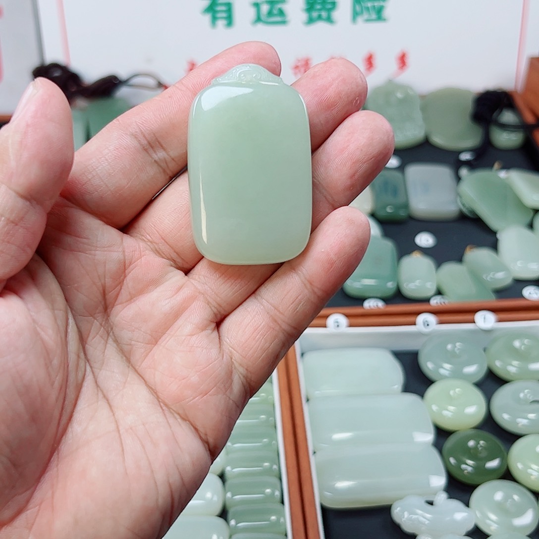 和田玉未镶嵌颈饰