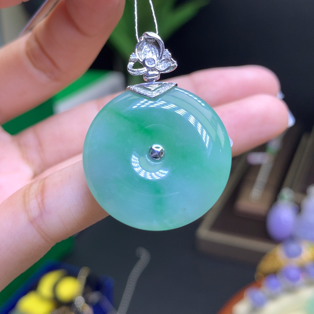 翡翠颈饰18K金镶嵌天然