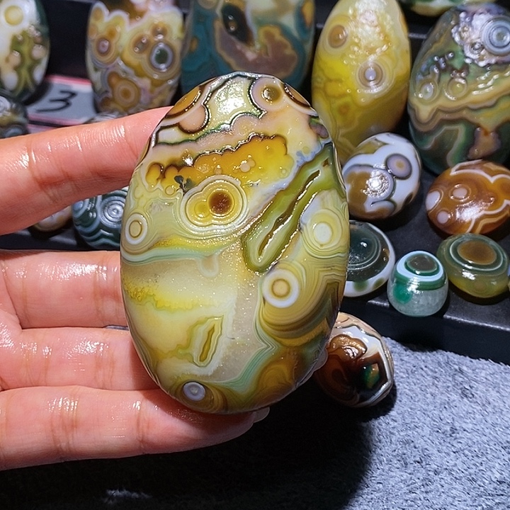 玛瑙/玉髓未镶嵌珠宝奇石110