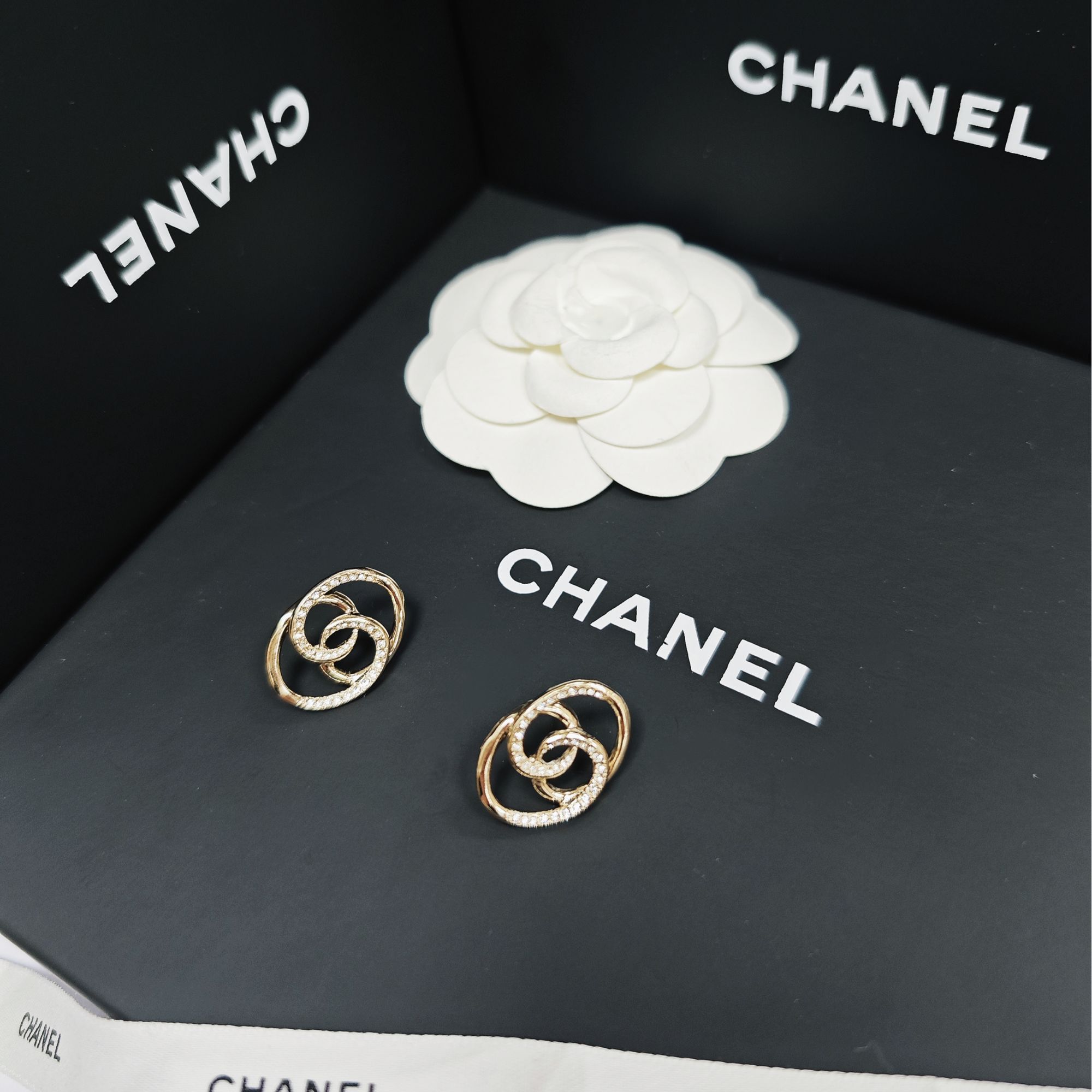 未使用 Chanel/香奈儿 耳钉气质时尚椭圆镶钻