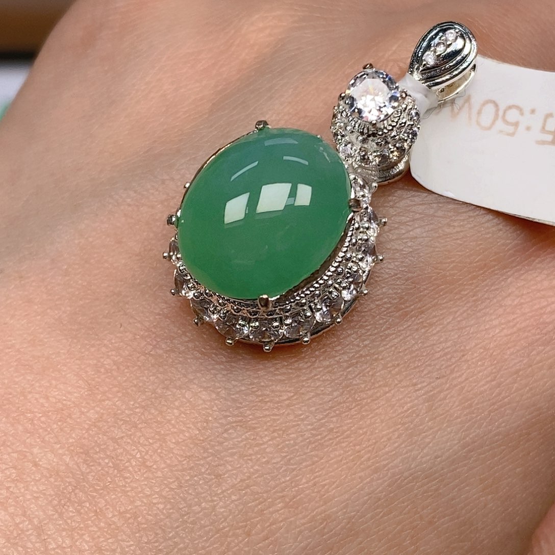 翡翠戒指未镶嵌翡翠