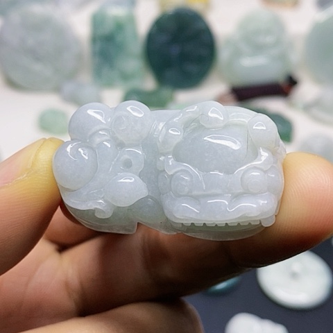 翡翠颈饰未镶嵌吊坠