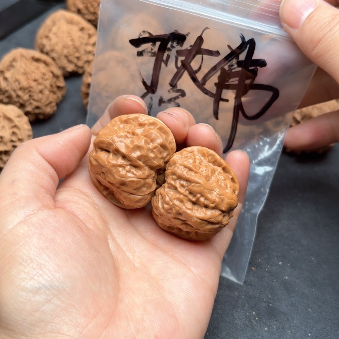 文玩核桃吊坠蛤蟆头