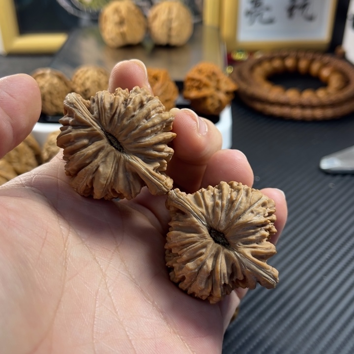 文玩核桃把件44四座楼