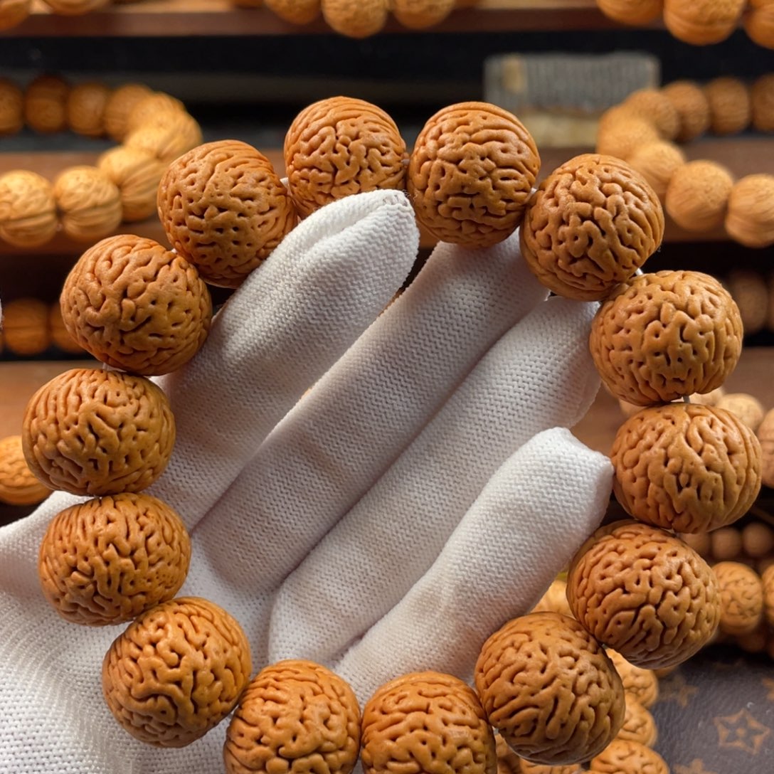 桃核吊坠大白月光