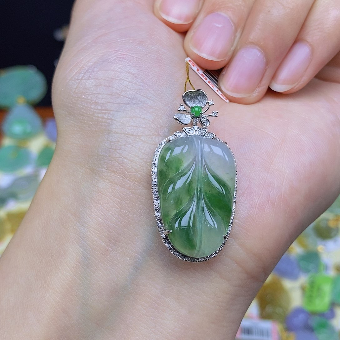 翡翠颈饰18K金镶嵌翡翠