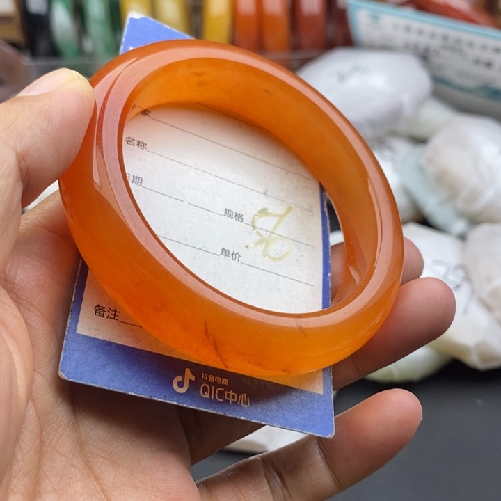 未镶嵌手镯石英质玉