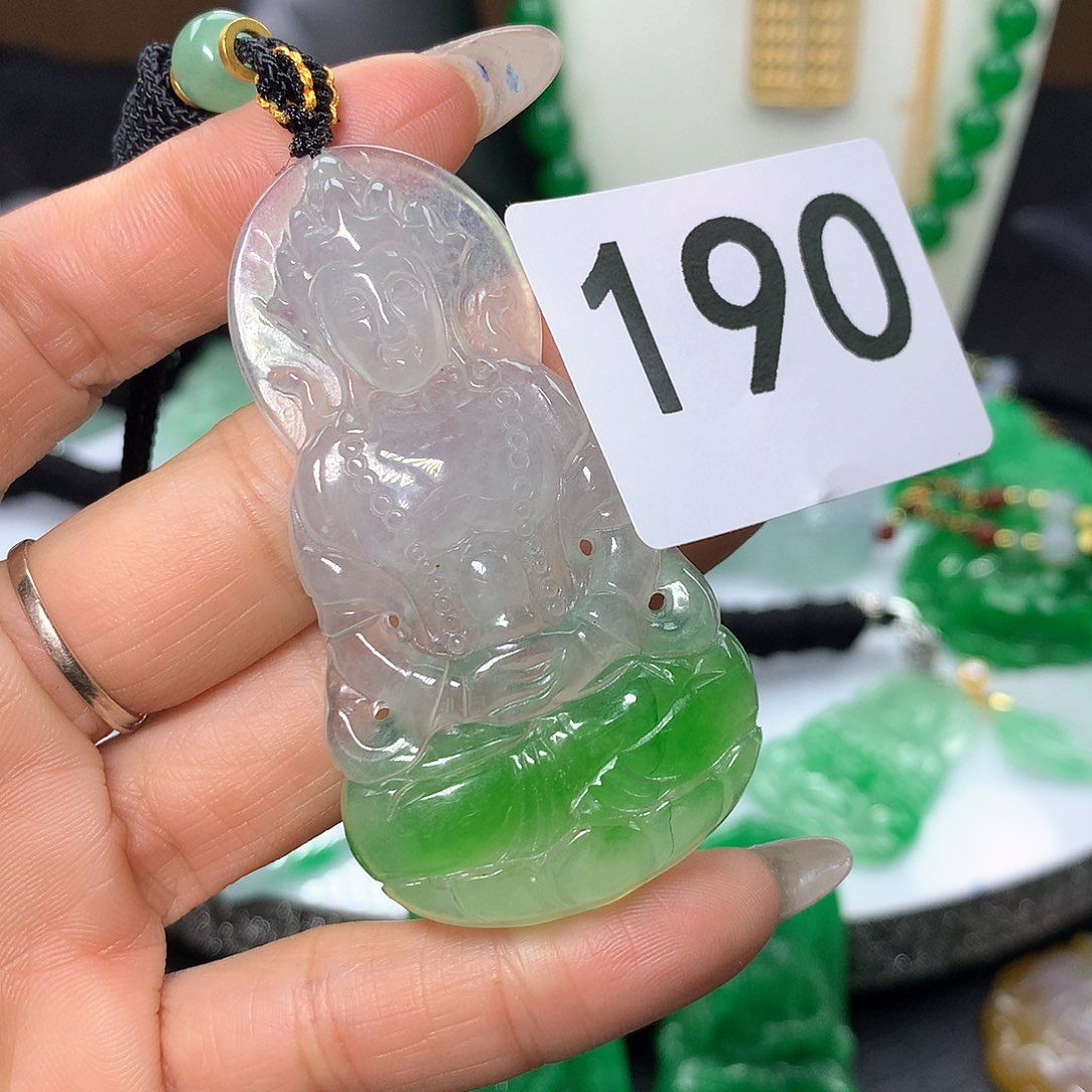 翡翠吊坠(赠链)未镶嵌