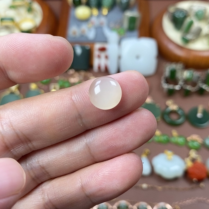 颈饰未镶嵌和田玉