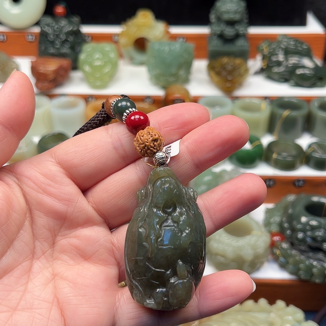 和田玉（糖玉）未镶嵌吊坠(不含链)