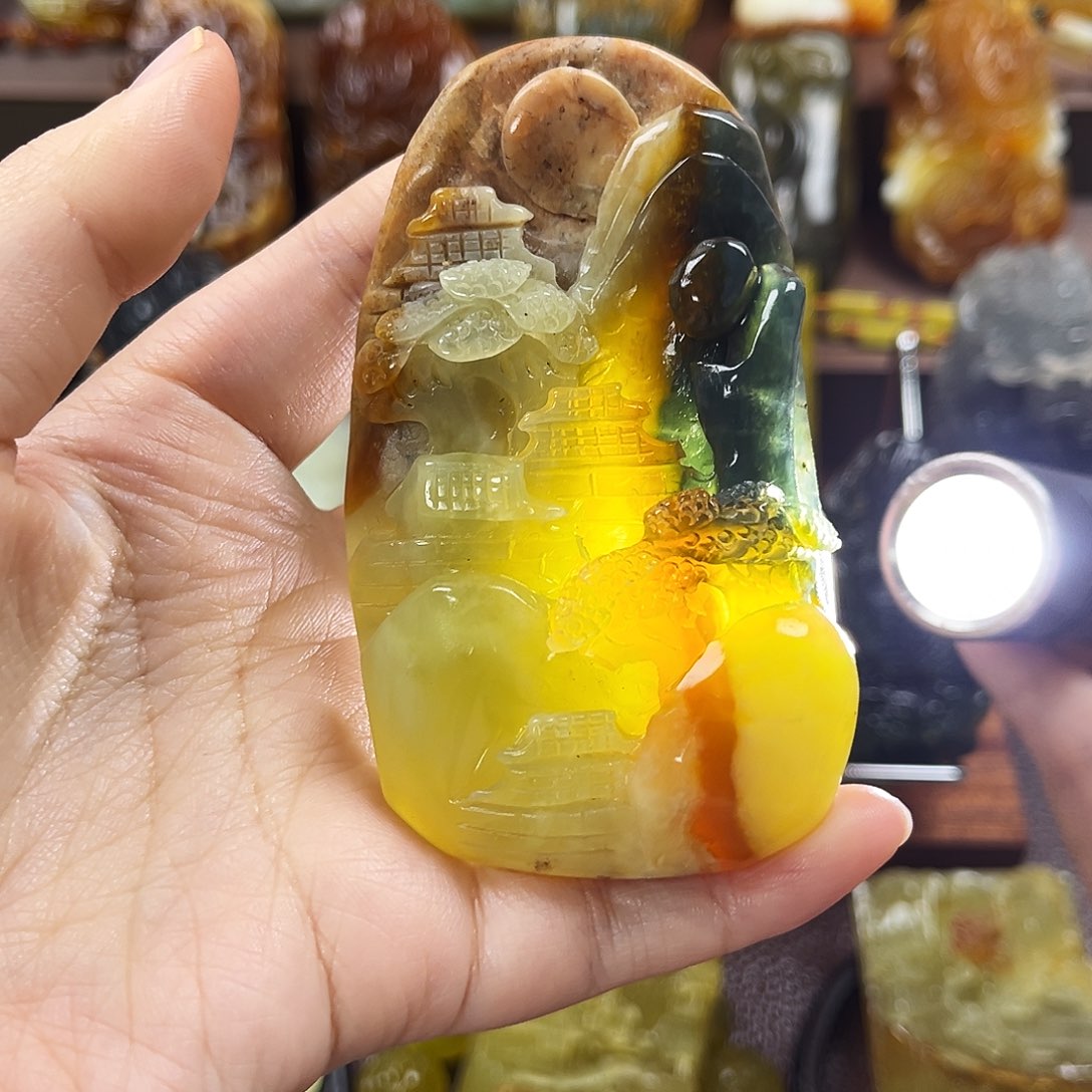 蛇纹石玉颈饰未镶嵌