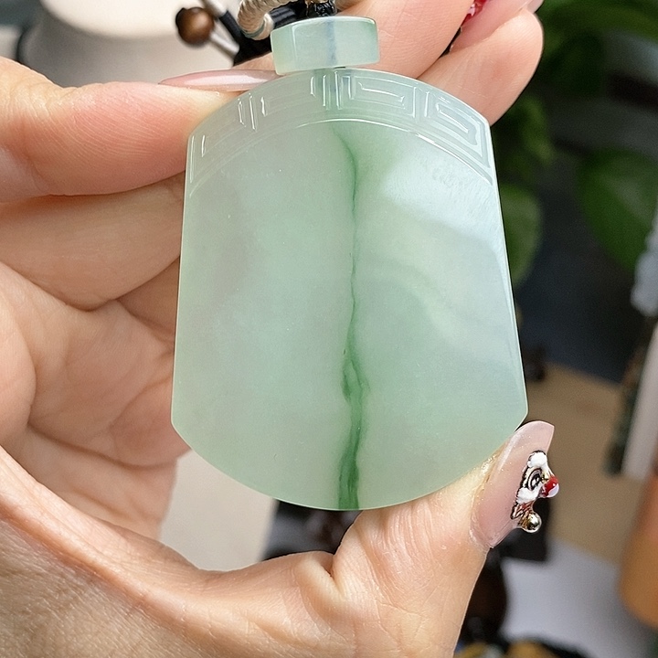 翡翠颈饰未镶嵌高*每天