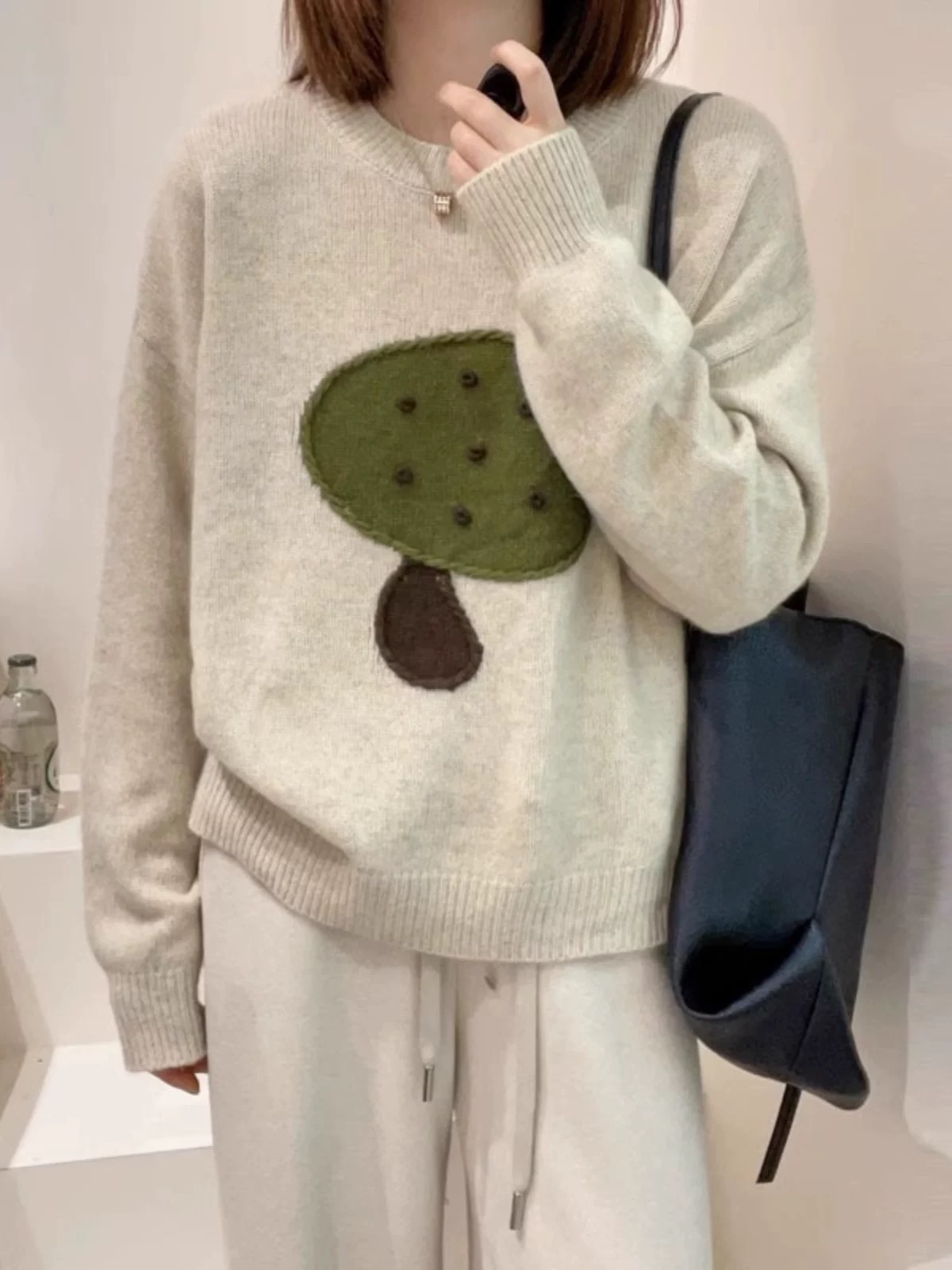 B121-140纯色常规款女士网红卡通趣味针织衫慵懒风