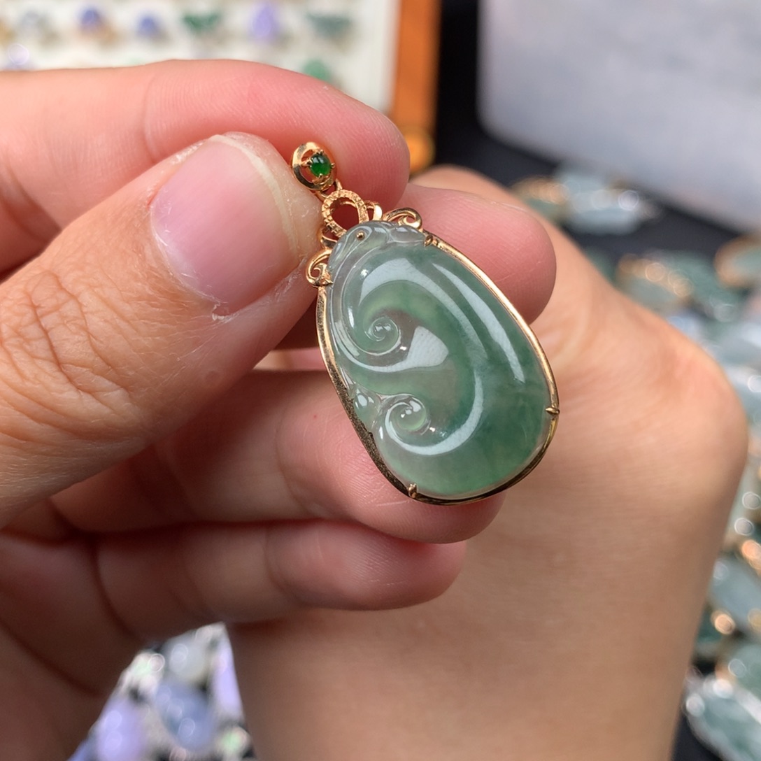 吊坠(不含链)18K金镶嵌翡翠