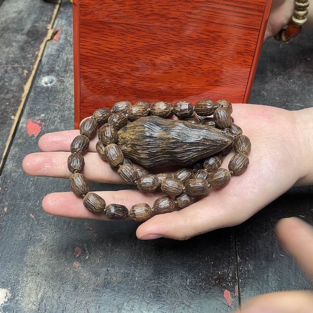 大叶紫檀（黑酸枝木类）