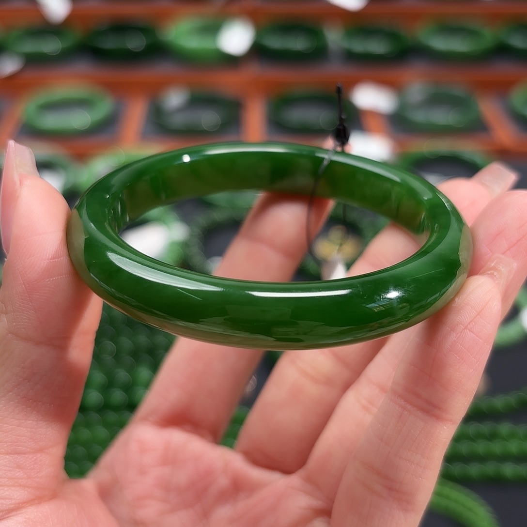 和田玉未镶嵌手镯55圈