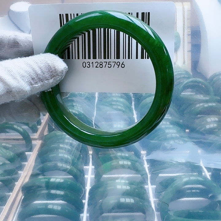 和田玉（碧玉）手镯未镶嵌56