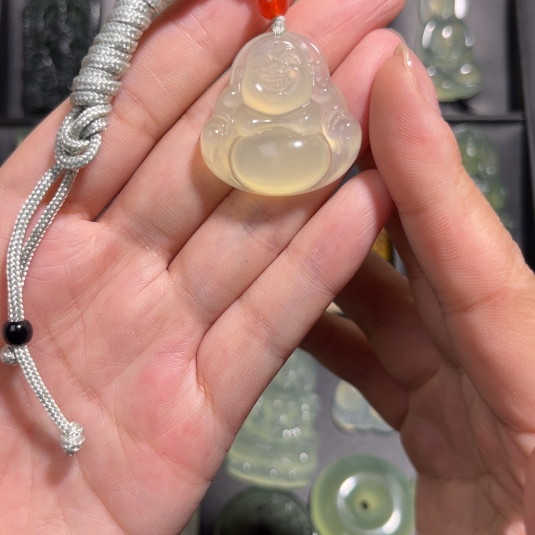 未镶嵌蛇纹石玉颈饰