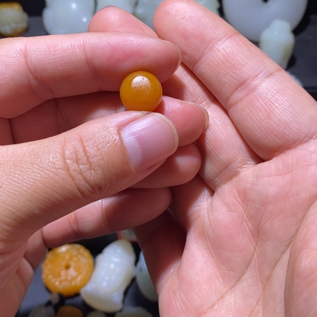 番****和田玉未镶嵌颈饰