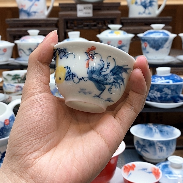 手绘公鸡压手杯85cc釉下彩微瑕福利款