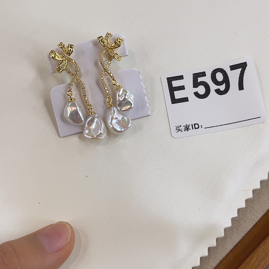 合金耳饰淡水珍珠