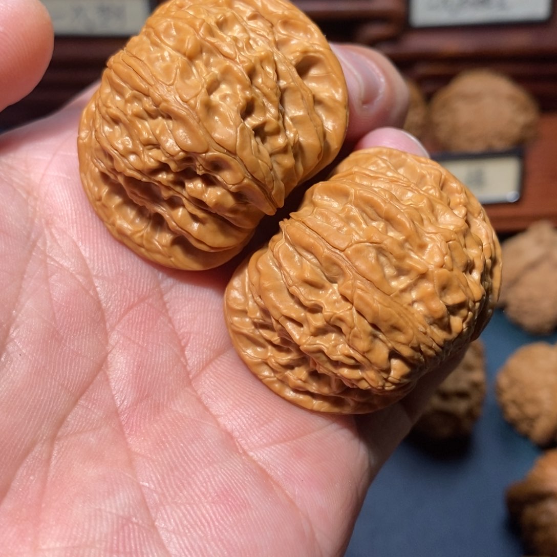 文玩核桃把件汉磨