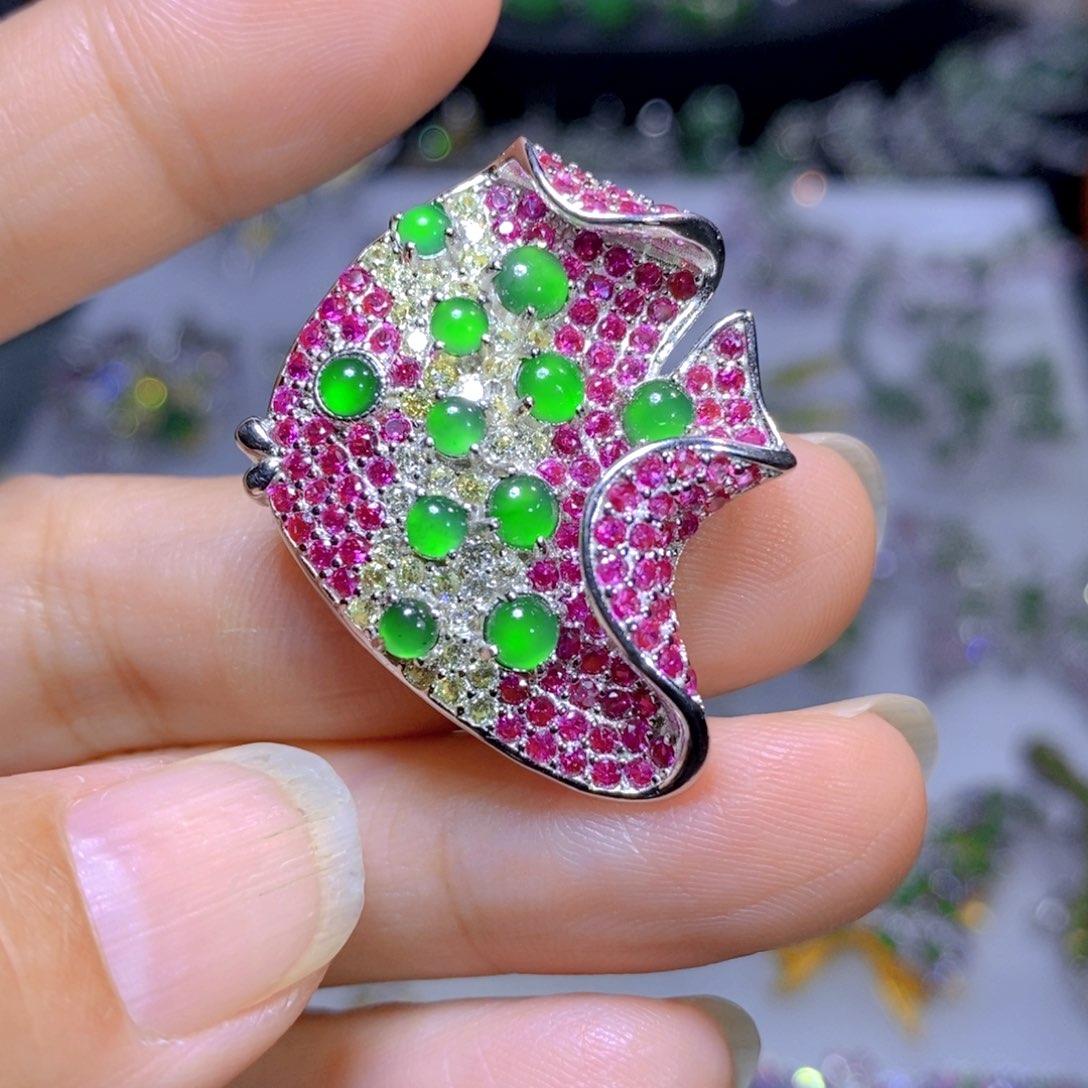 翡翠颈饰银S925镶嵌天然翡翠