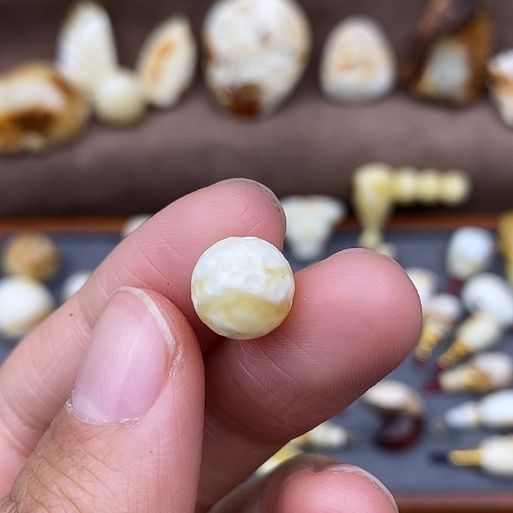 琥珀裸石未镶嵌10圆珠