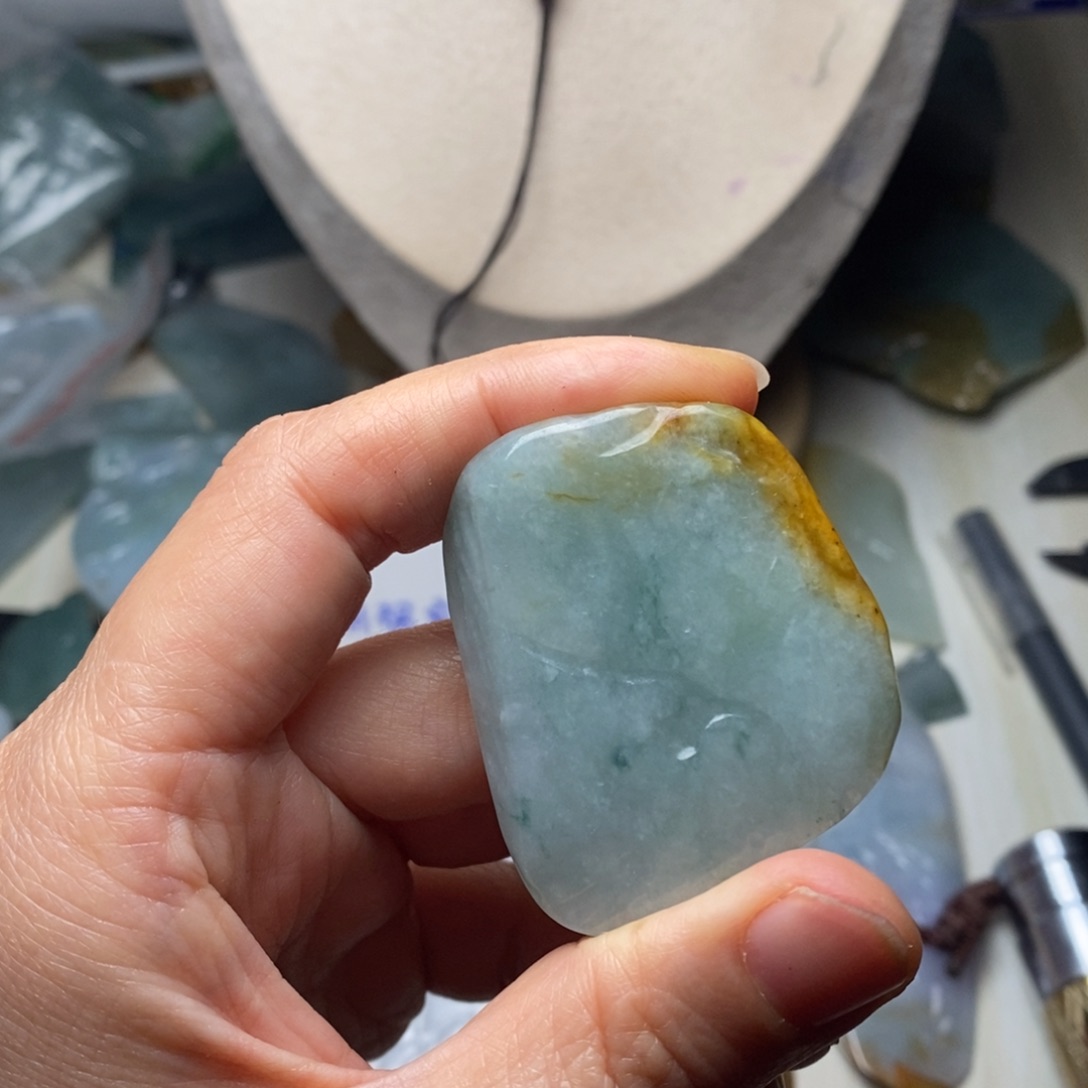 翡翠颈饰未镶嵌天然