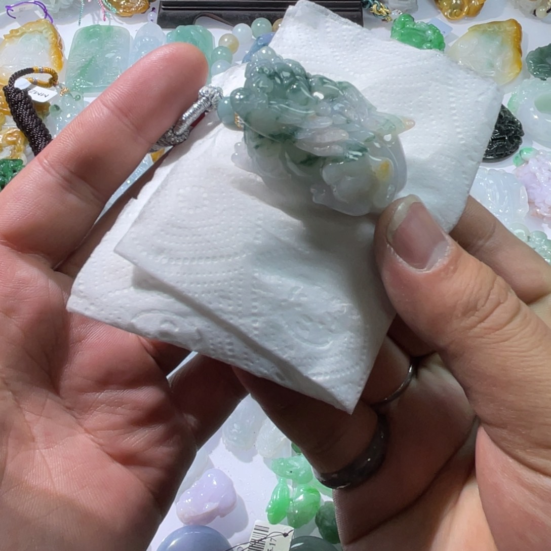 翡翠颈饰未镶嵌天然