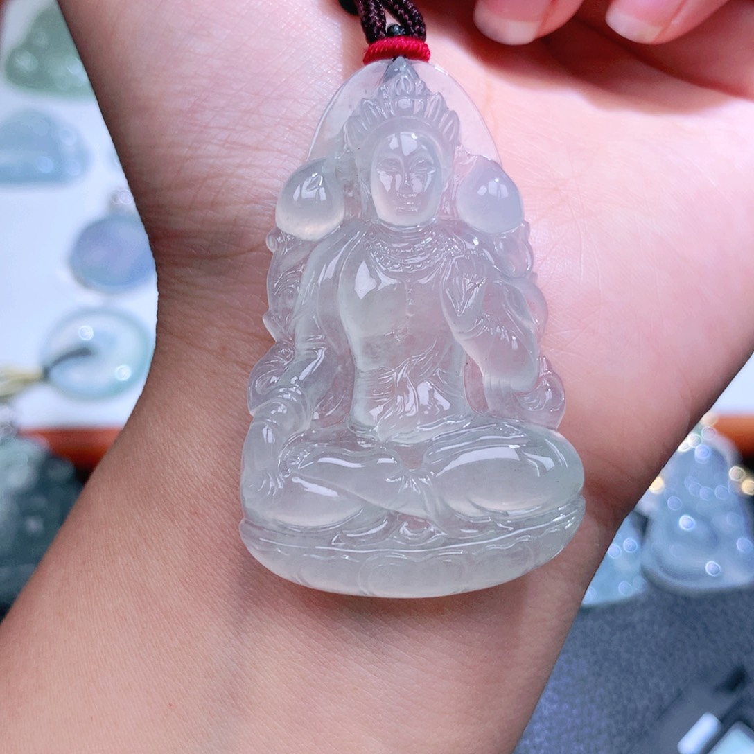 翡翠未镶嵌颈饰渡母