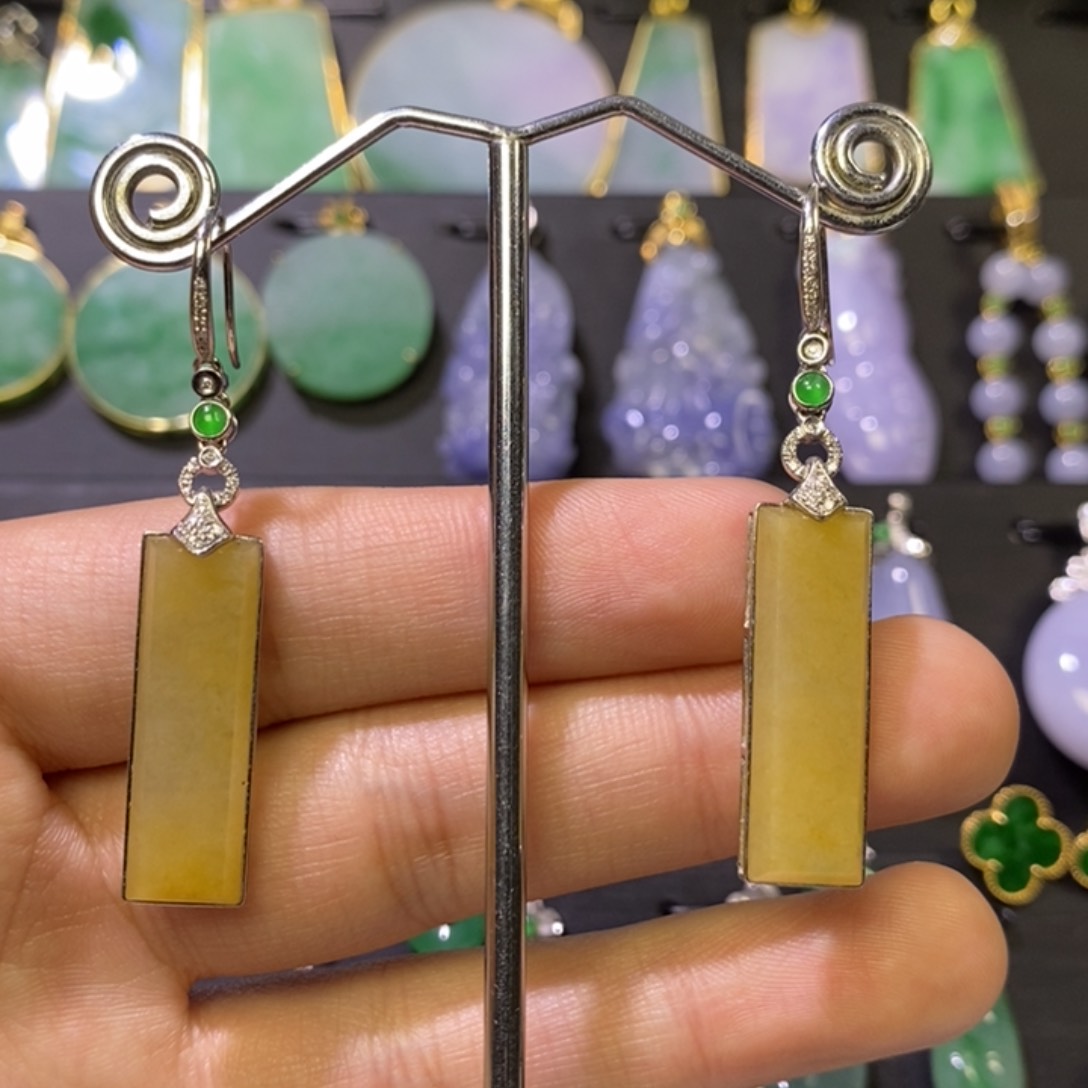 翡翠耳饰未镶嵌无事牌耳坠