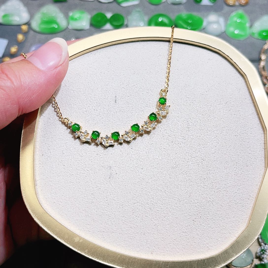 翡翠颈饰未镶嵌随**起裸石