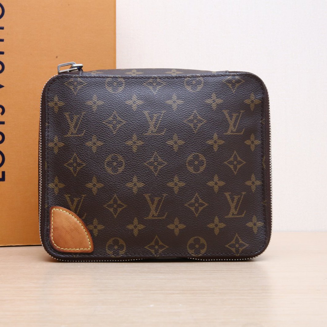 95新 LouisVuitton/路易威登 小花黑黑老花 PVC 2017 化妆包