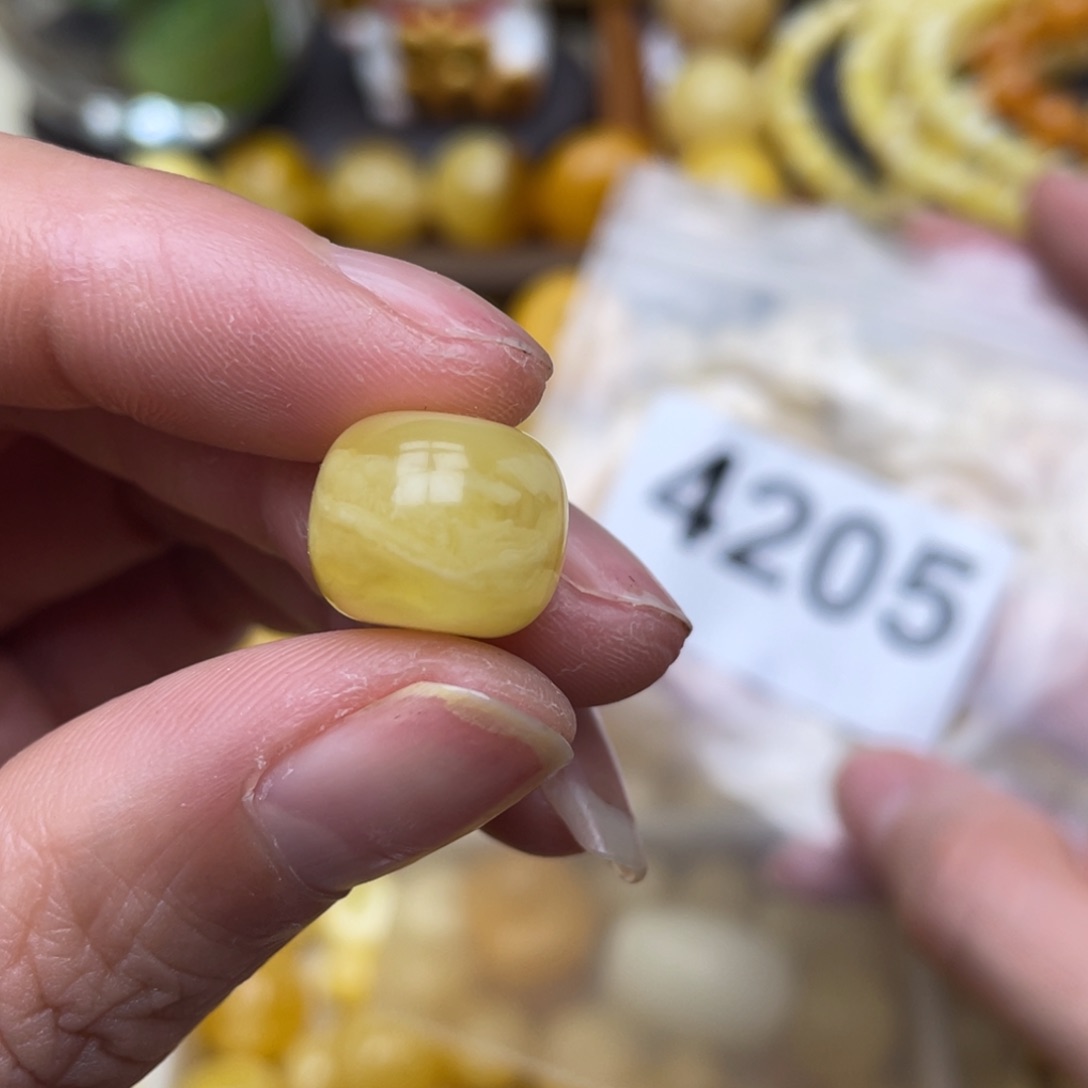 蜜蜡珠宝奇石未镶嵌俏色13.4