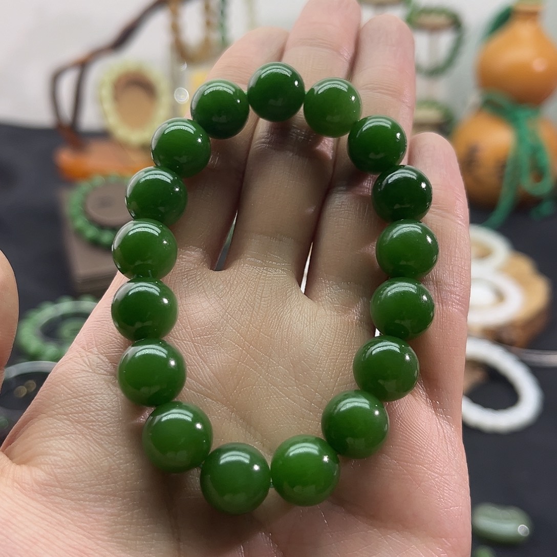 小***快和田玉未镶嵌颈饰俄碧-辣阳绿-12mm手串