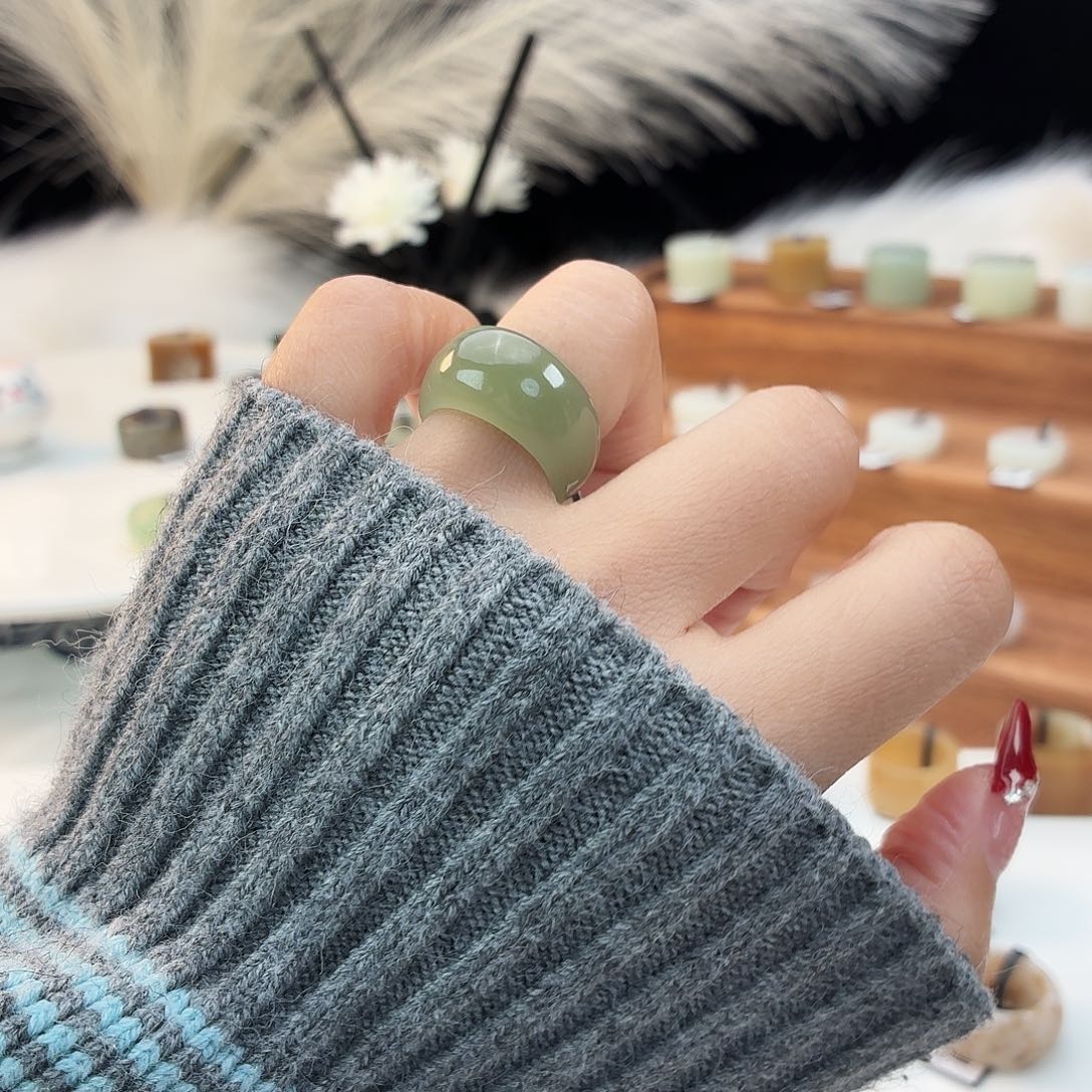 和田玉未镶嵌戒指i35湖水绿馒头16.7mm