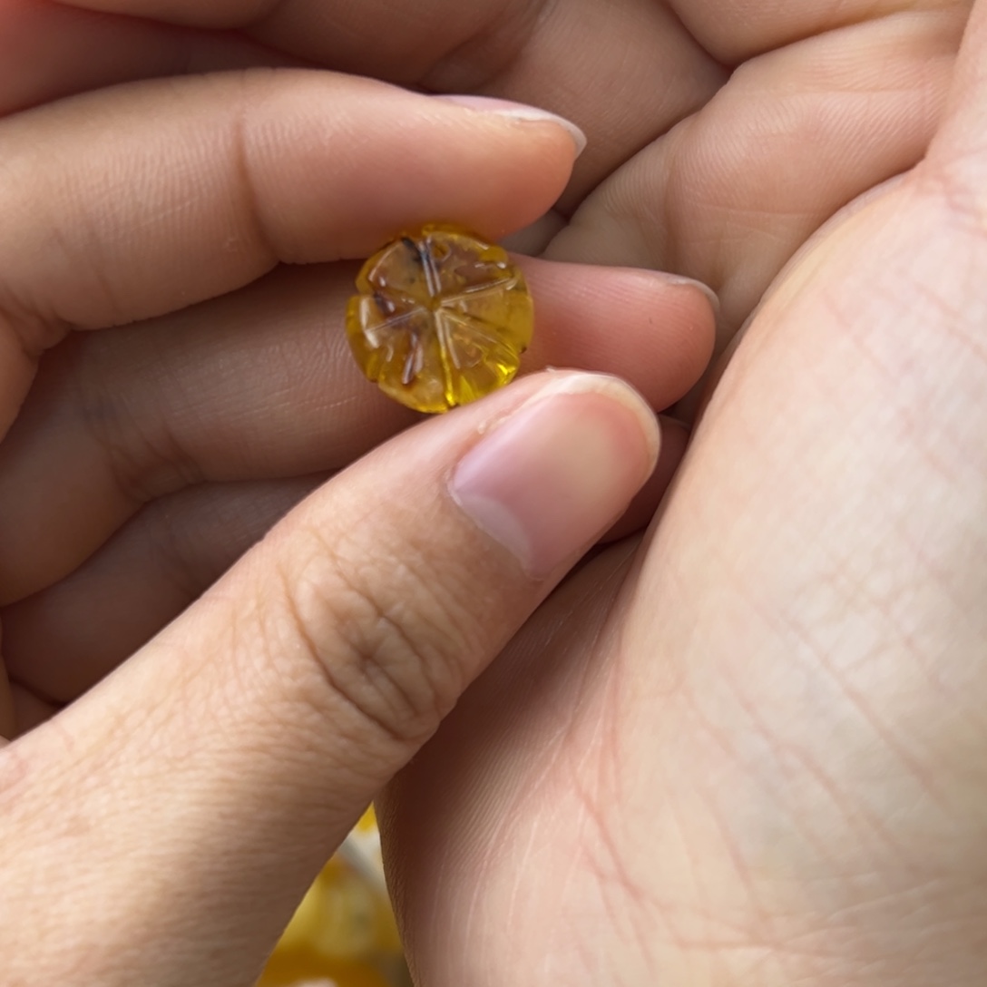 琥珀珠宝奇石未镶嵌