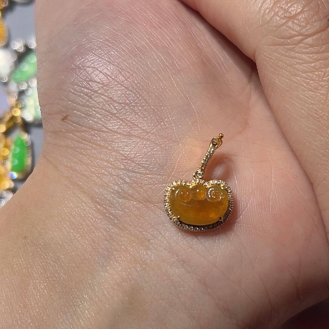 糖****翡翠18K金镶嵌颈饰