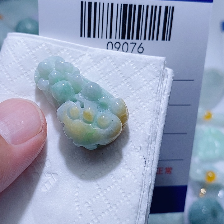 翡翠未镶嵌颈饰天光墟翡翠市场现金代购