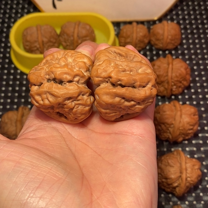 C***.把件文玩核桃四开超大八腿三角箭毒恶蟾蛙